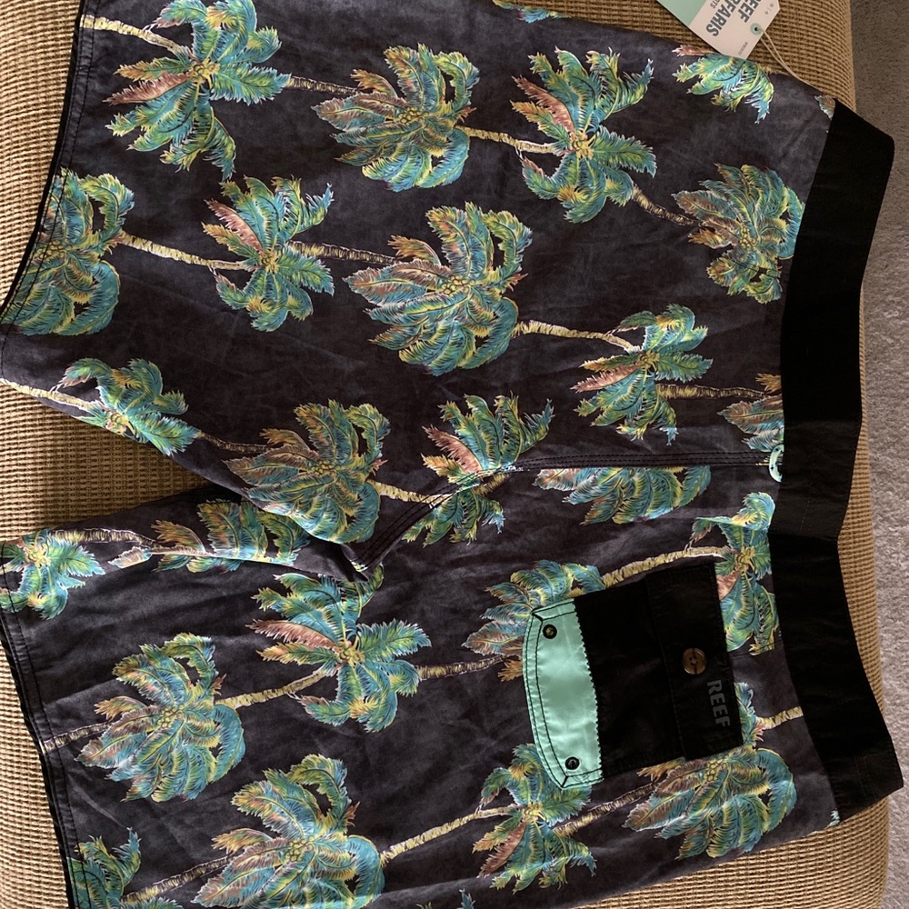 Reef Palmia Board Shorts Baggies size 38